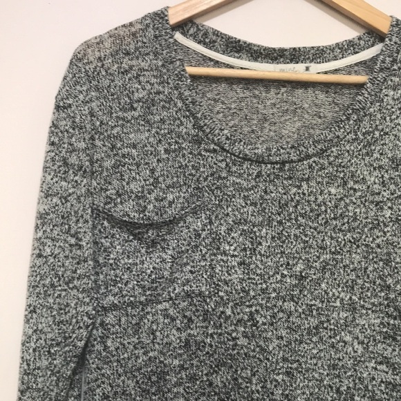 𝅺ANTHROPOLOGIE Mine half sleeve loose knit front pocket shirt M - Picture 2 of 8